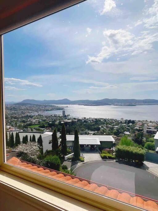 Millions View - Hobart Villa Sandy Bay Eksteriør billede