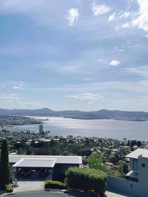 Millions View - Hobart Villa Sandy Bay Eksteriør billede